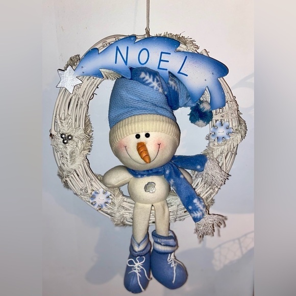 3/75$ Christmas white&blue‎ wicker Door Wreath with Stuffed SnowMan - Picture 2 of 13